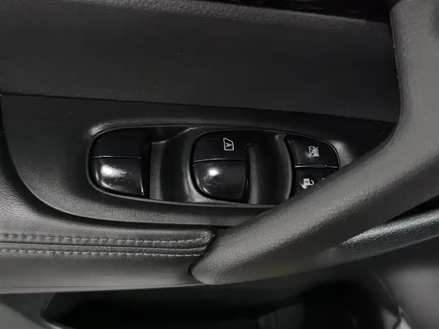 Nissan X-Trail X-Trail 2023 Classic 2.0L 2WD Smart Connected Edition 2024 — миниатюра 3