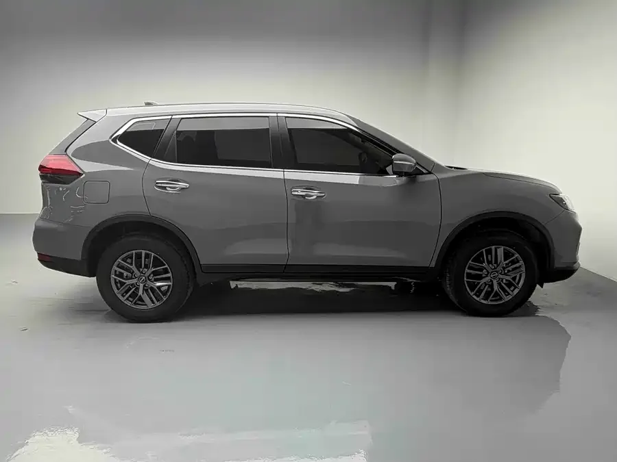 Nissan X-Trail 2025 X-Trail Honor 2.0L 2WD Leading Edition 2025 — миниатюра 2