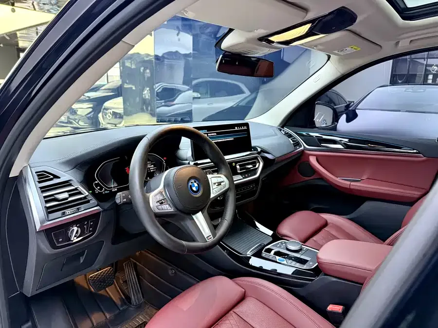 BMW iX3 2024 leading model 2024 — миниатюра 2