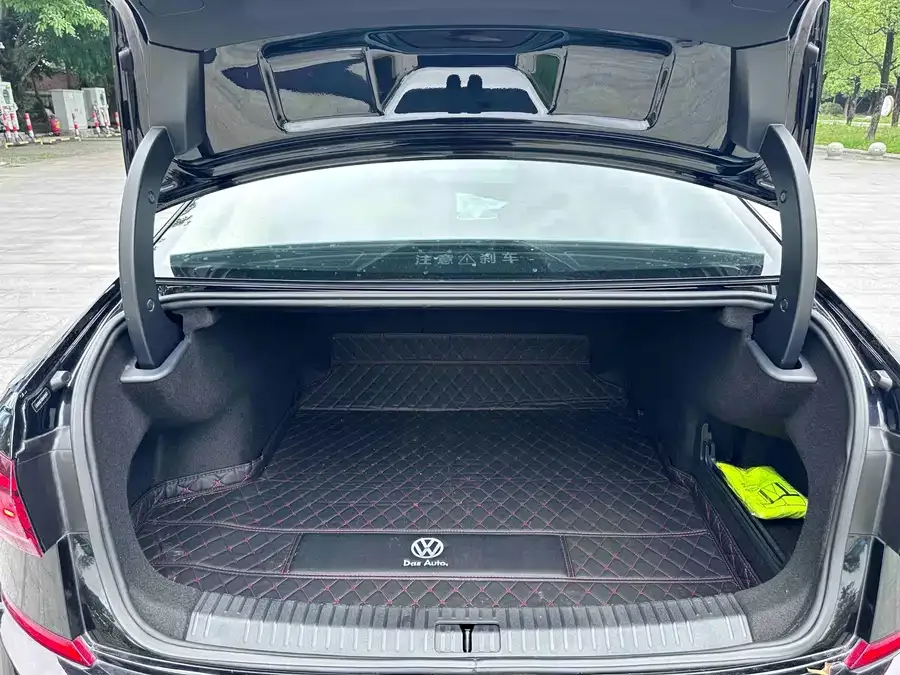 Volkswagen Passat Passat 2023 330TSI Starry Sky Deluxe Edition 2023 — миниатюра 4