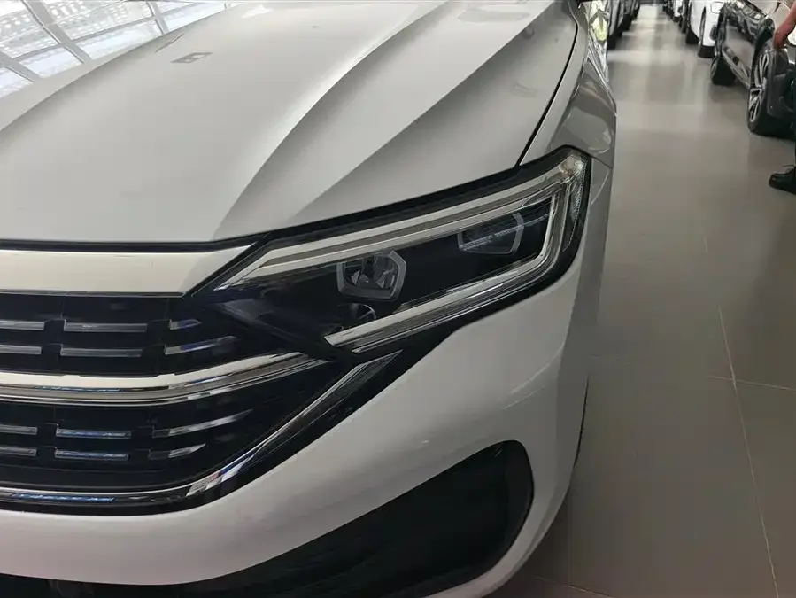 Volkswagen Sagitar 2023 Sagitar 300TSI DSG Excellence Edition 2023 — миниатюра 5
