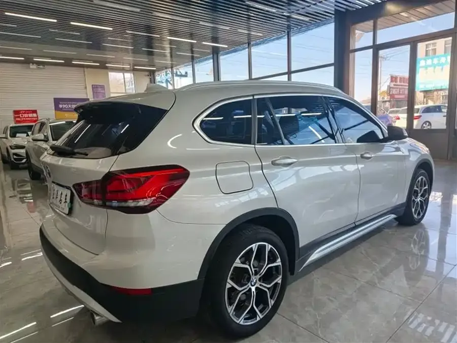 BMW X1 2022 sDrive20Li Fashion Edition 2023 — миниатюра 4