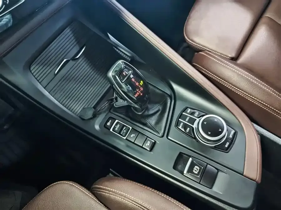 BMW X1 2022 sDrive20Li Fashion Edition 2023 — миниатюра 5