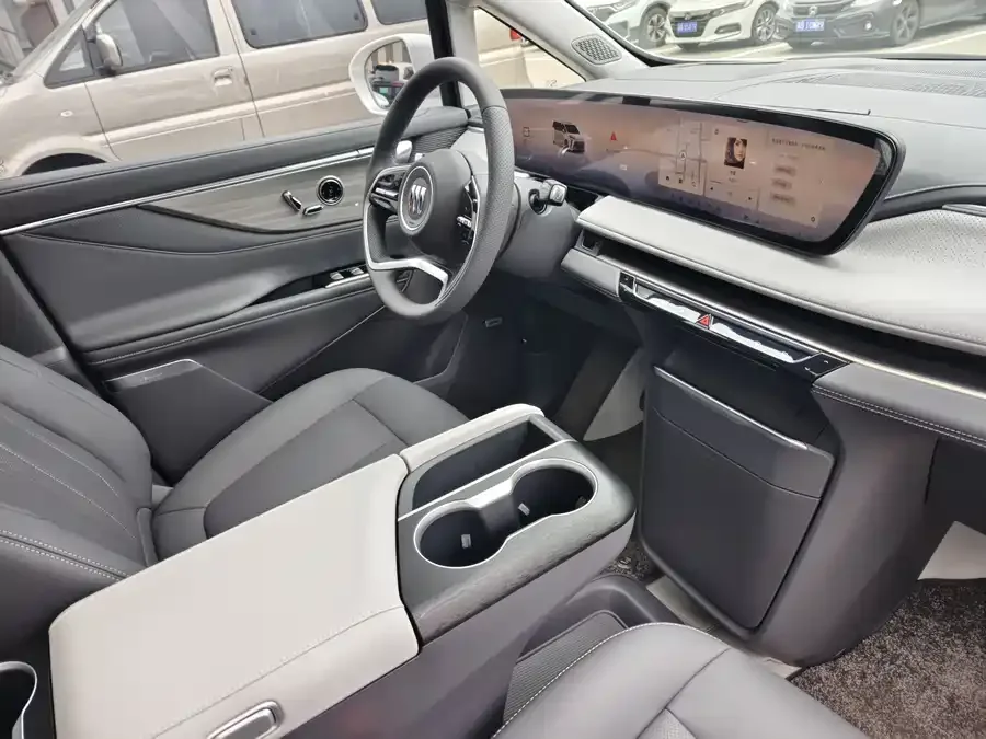 Buick GL8 2026 Land Cruiser Premium Edition 2026 — миниатюра 5