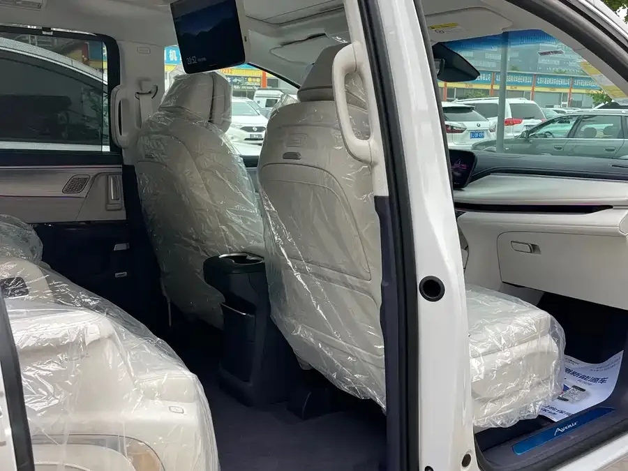 Buick GL8 2026 Luxury Edition 2025 — миниатюра 5