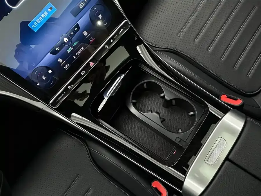 Mercedes-Benz Class C Mercedes-Benz C-Class 2022 facelift C 260 L sports version 2022 — миниатюра 4