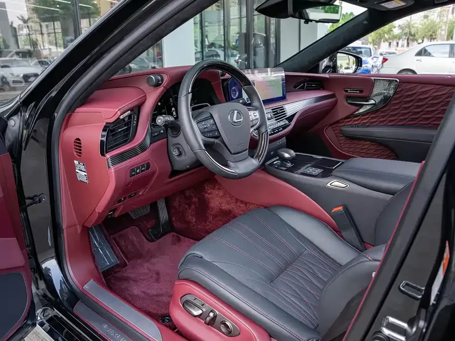 Lexus LS 2024 500h Executive Edition 2024 — миниатюра 3
