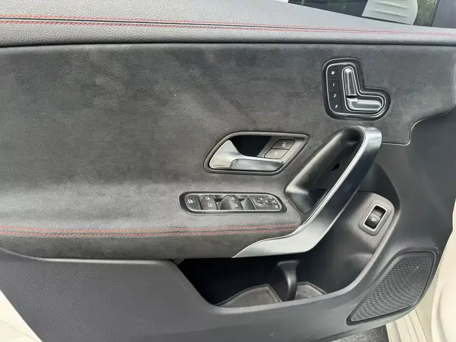 Mercedes-Benz CLA-Class Mercedes-Benz CLA (Imported) 2023 CLA 200 2023 — миниатюра 4