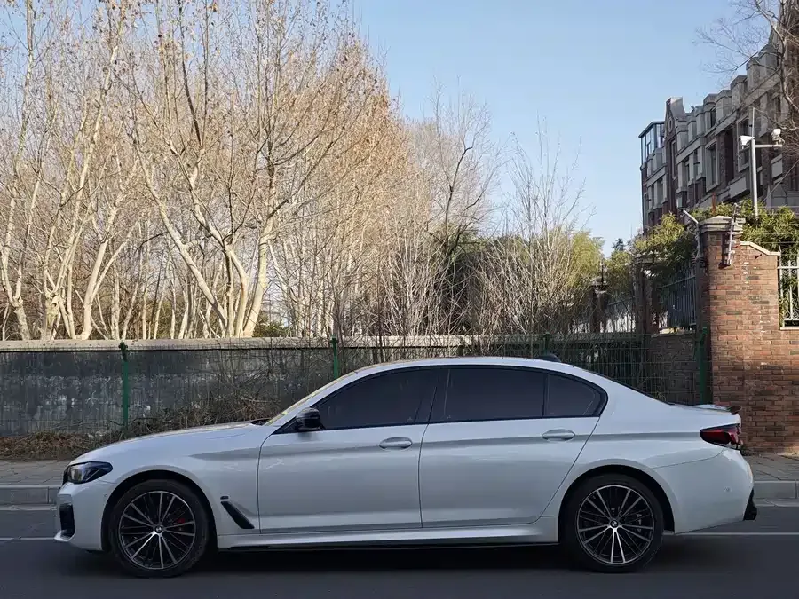 BMW 5 Series BMW 5 Series 2023 facelift 530Li leading luxury package 2023 — миниатюра 3
