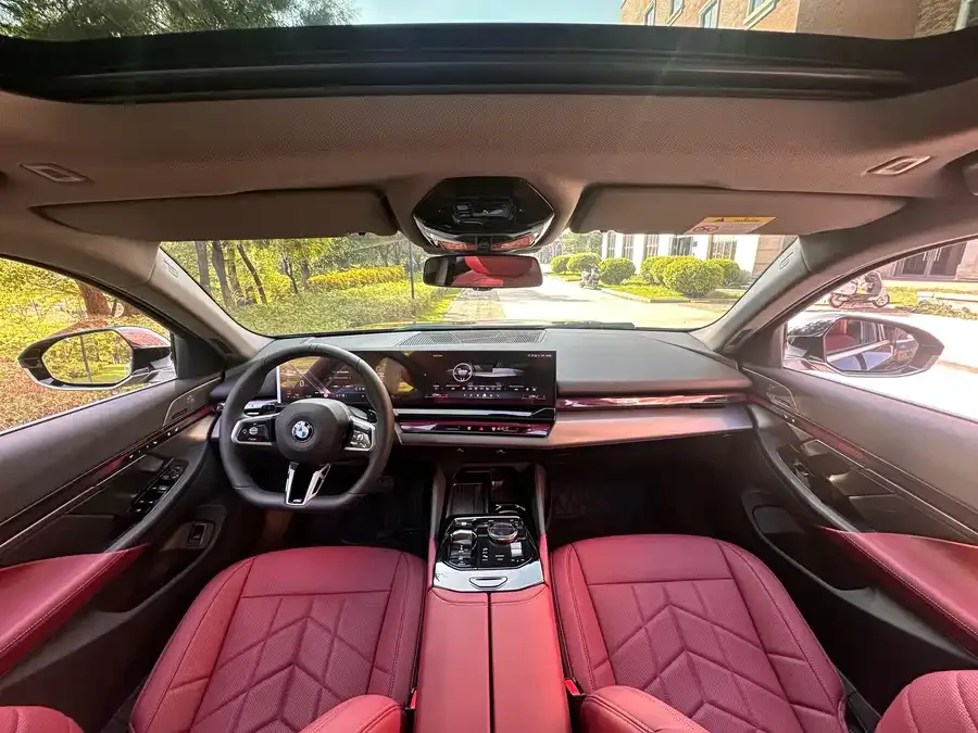 BMW 5 Series BMW 5 Series 2025 530Li xDrive M Sport Package 2025 — миниатюра 4