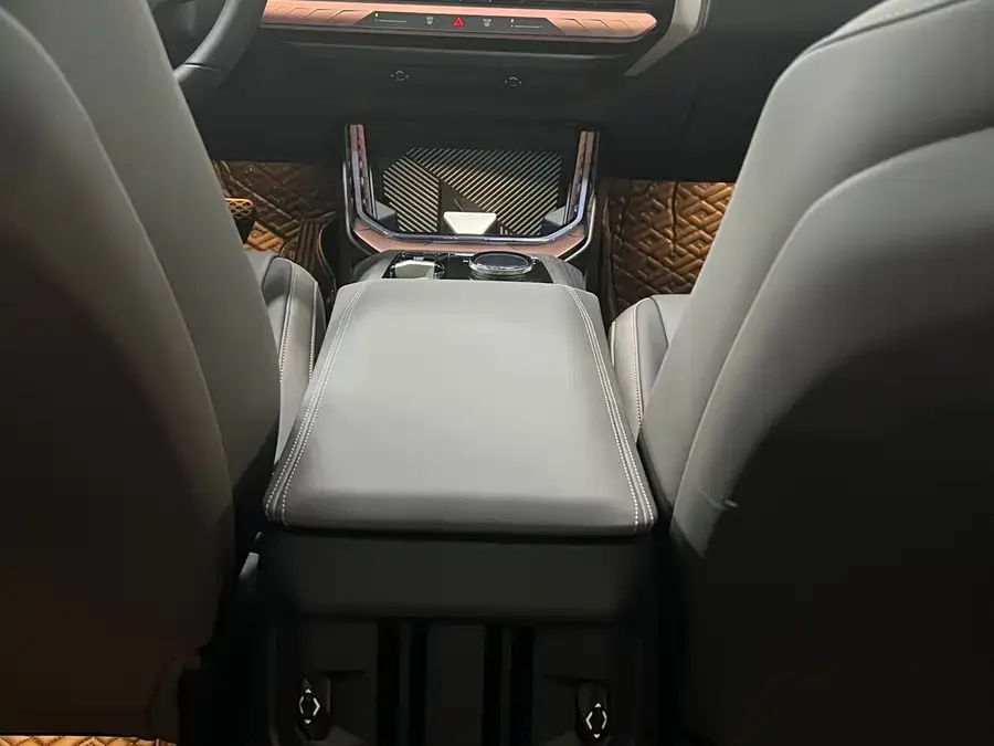 BMW X3 2025 xDrive30L Leading M Sports Package 2025 — миниатюра 3