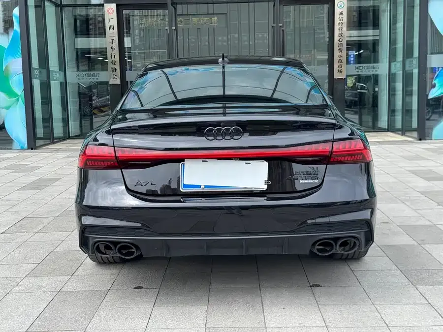 Audi A7L 2024 45 TFSI quattro S-line Black Warrior Edition 2024 — миниатюра 2