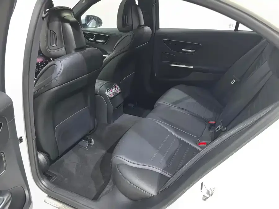 Mercedes-Benz Class C Mercedes-Benz C-Class 2023 C 200 L Sports Edition 2023 — миниатюра 2