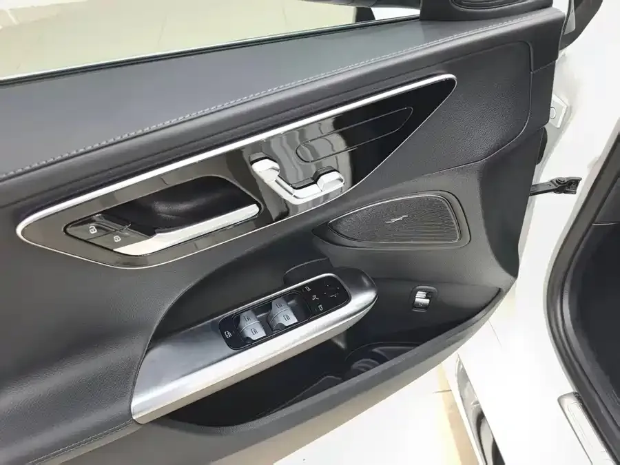 Mercedes-Benz Class C Mercedes-Benz C-Class 2023 C 200 L Sports Edition 2023 — миниатюра 3