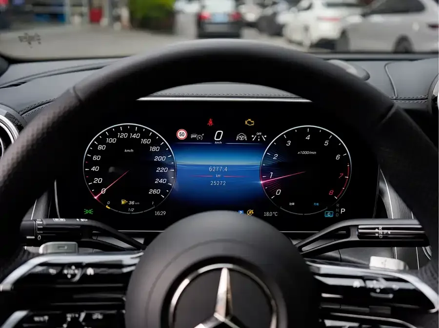 Mercedes-Benz GLC Coupe Mercedes-Benz GLC Coupe 2024 GLC 300 4MATIC Coupe SUV 2024 — миниатюра 3