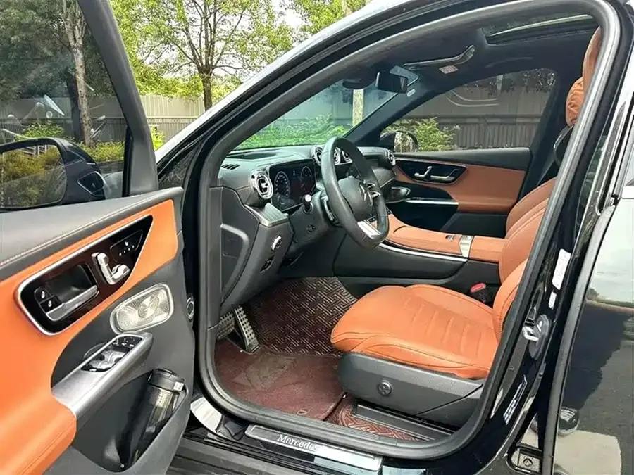 Mercedes-Benz GLC-Class Mercedes-Benz GLC 2024 GLC 300 L 4MATIC luxury 5-seater 2024 — миниатюра 4