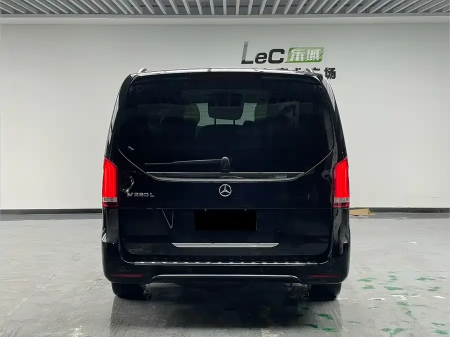 Mercedes-Benz Class V Mercedes-Benz V-Class 2022 V 260 L Long Wheelbase Luxury Edition 2023 — миниатюра 2