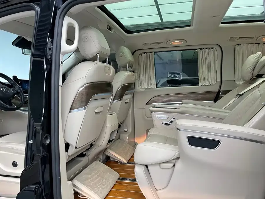 Mercedes-Benz Class V Mercedes-Benz V-Class 2022 V 260 L Long Wheelbase Luxury Edition 2023 — миниатюра 4