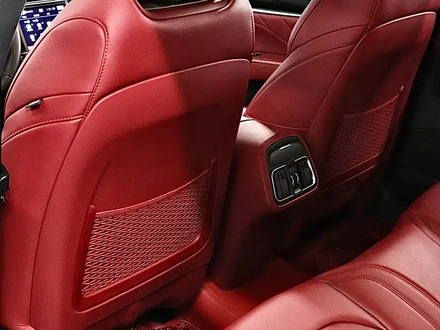 Maserati Levante Levante 2022 2.0T GT Edge Edition 2023 — миниатюра 4