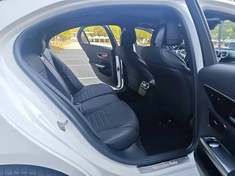 Mercedes-Benz Class C Mercedes-Benz C-Class 2024 C 260 L Sports Edition 2024 — миниатюра 2