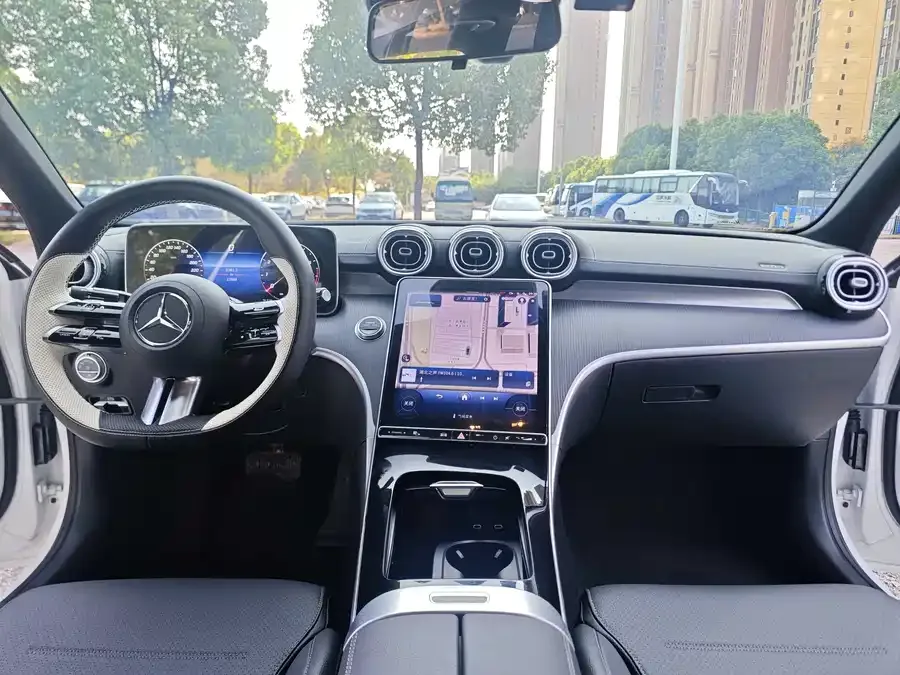 Mercedes-Benz Class C Mercedes-Benz C-Class 2024 C 260 L Sports Edition 2024 — миниатюра 3