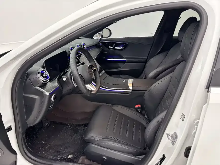 Mercedes-Benz Class C Mercedes-Benz C-Class 2025 C 260 L Sports Edition 2025 — миниатюра 2
