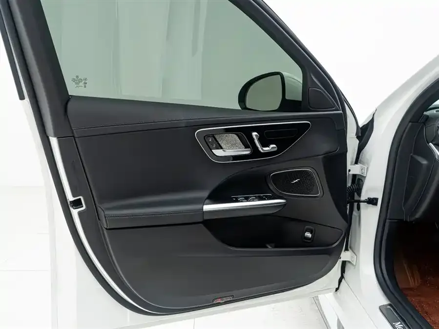 Mercedes-Benz Class C Mercedes-Benz C-Class 2024 facelift C 260 L sports version 2024 — миниатюра 4