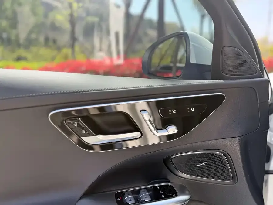 Mercedes-Benz Class C Mercedes-Benz C-Class 2024 facelift C 260 L sports version 2024 — миниатюра 4