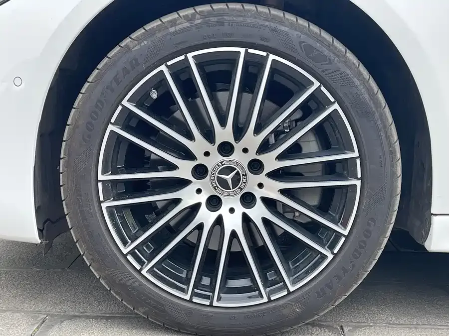Mercedes-Benz Class C Mercedes-Benz C-Class 2024 facelift C 260 L sports version 2024 — миниатюра 5