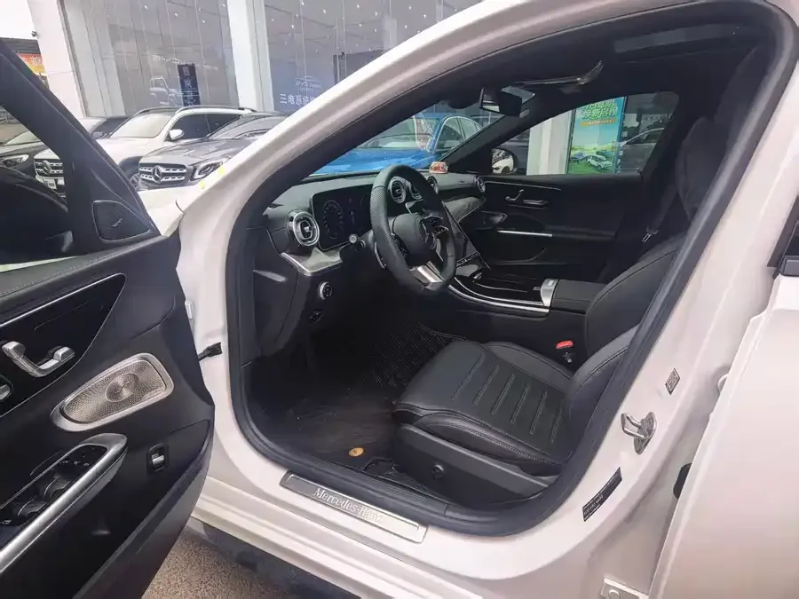 Mercedes-Benz Class C Mercedes-Benz C-Class 2025 C 260 L Night Sports Edition 2025 — миниатюра 4