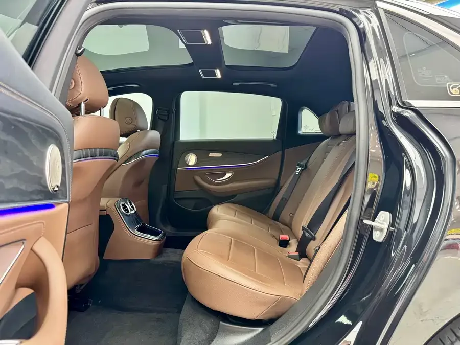 Mercedes-Benz E-Class Mercedes-Benz E-Class 2022 E 260 L Sports Edition 2022 — миниатюра 3