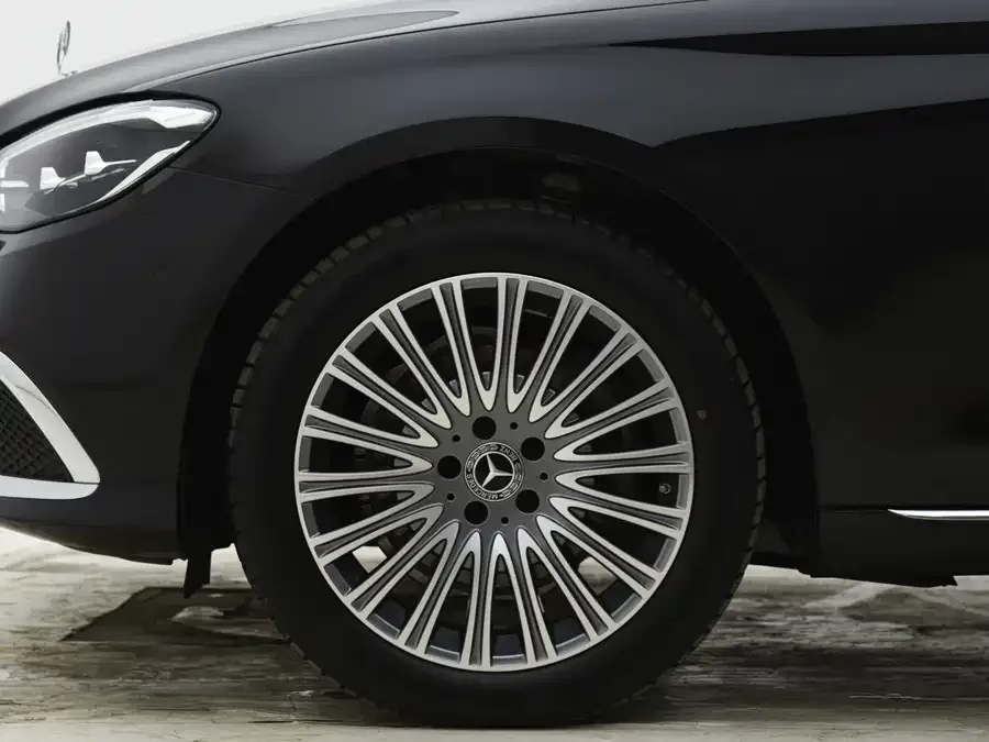 Mercedes-Benz E-Class Mercedes-Benz E-Class 2023 facelift E 300 L Luxury Edition 2023 — миниатюра 5