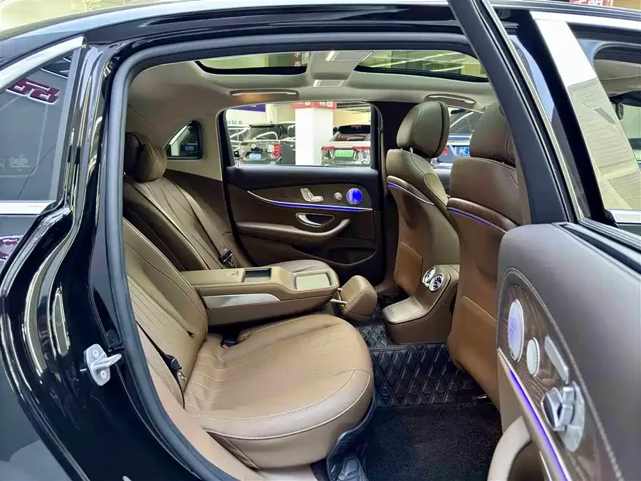Mercedes-Benz E-Class Mercedes-Benz E-Class 2023 facelift E 300 L Luxury Edition 2023 — миниатюра 5