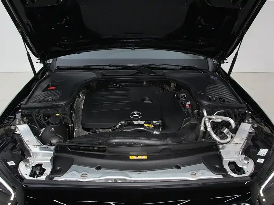 Mercedes-Benz E-Class Mercedes-Benz E-Class 2023 facelift E 300 L Fashion Edition 2023 — миниатюра 4