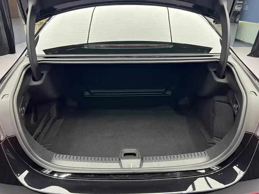 Mercedes-Benz E-Class Mercedes-Benz E-Class 2025 facelift E 260 L 2025 — миниатюра 4