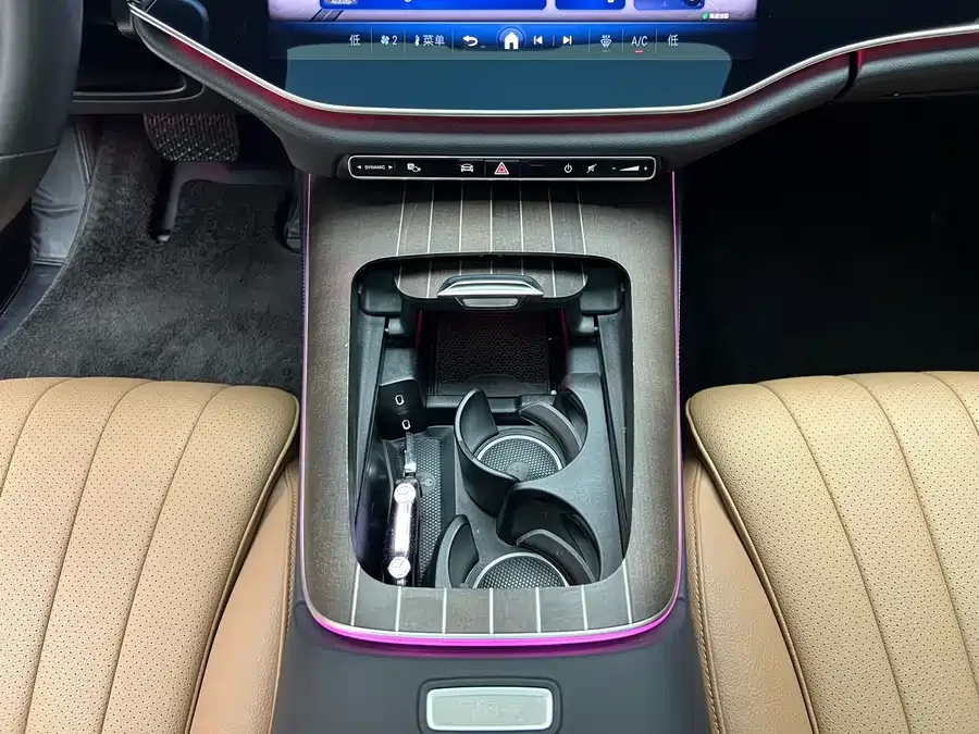 Mercedes-Benz E-Class Mercedes-Benz E-Class 2024 facelift E 300 L Luxury Edition 2024 — миниатюра 3