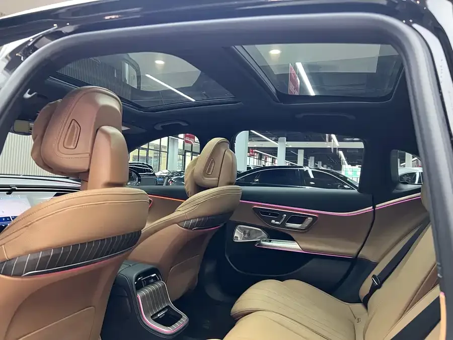 Mercedes-Benz E-Class Mercedes-Benz E-Class 2024 facelift E 300 L Luxury Edition 2024 — миниатюра 5