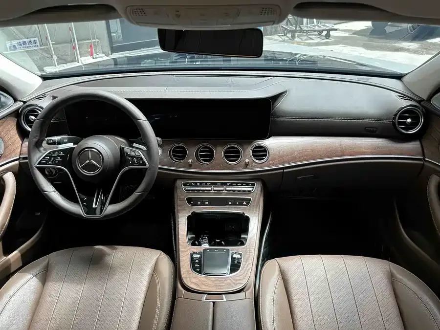 Mercedes-Benz E-Class Mercedes-Benz E-Class 2023 facelift E 300 L Fashion Edition 2023 — миниатюра 3