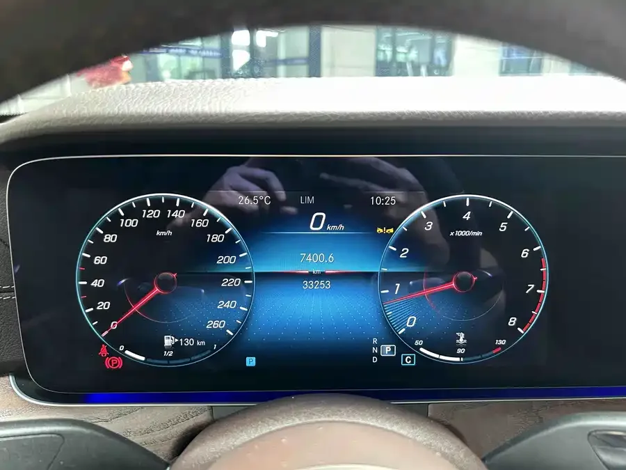Mercedes-Benz E-Class Mercedes-Benz E-Class 2023 facelift E 300 L Fashion Edition 2023 — миниатюра 4