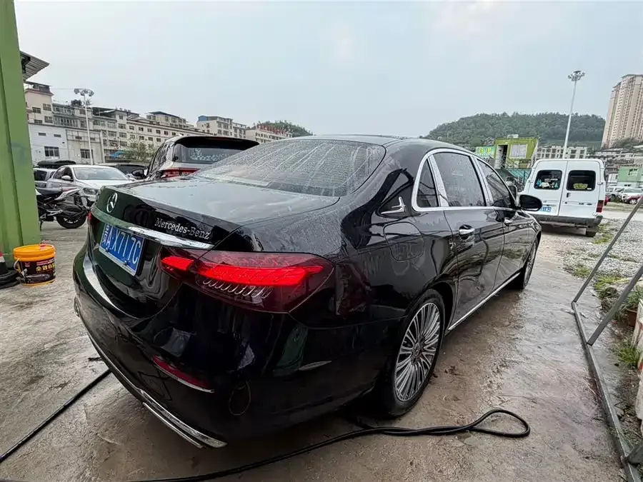 Mercedes-Benz E-Class Mercedes-Benz E-Class 2023 facelift E 300 L Fashion Edition 2023 — миниатюра 3