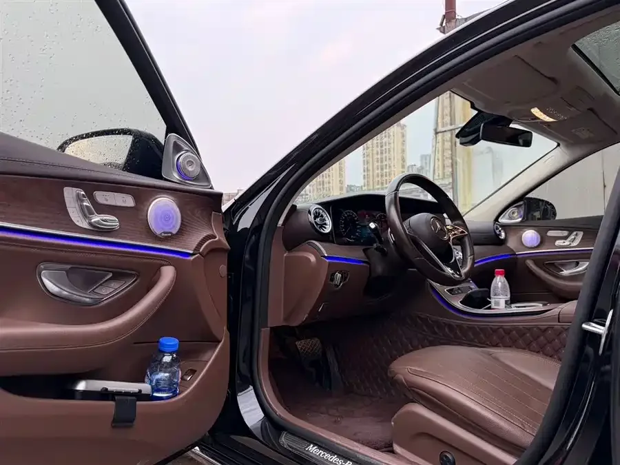 Mercedes-Benz E-Class Mercedes-Benz E-Class 2023 facelift E 300 L Fashion Edition 2023 — миниатюра 4
