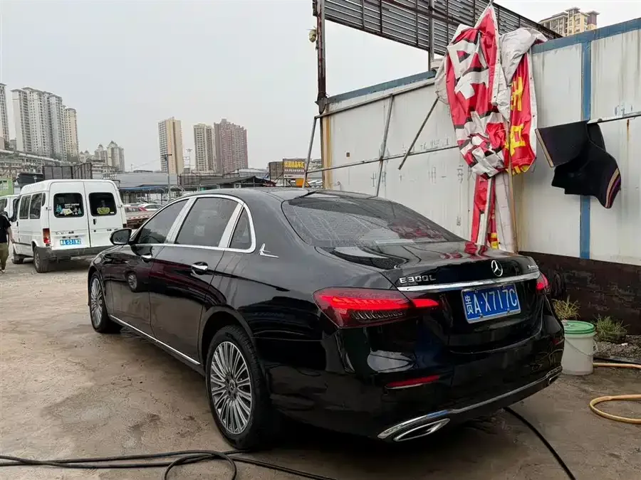 Mercedes-Benz E-Class Mercedes-Benz E-Class 2023 facelift E 300 L Fashion Edition 2023 — миниатюра 5