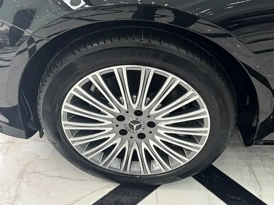 Mercedes-Benz E-Class Mercedes-Benz E-Class 2022 E 300 L Luxury Edition 2022 — миниатюра 4