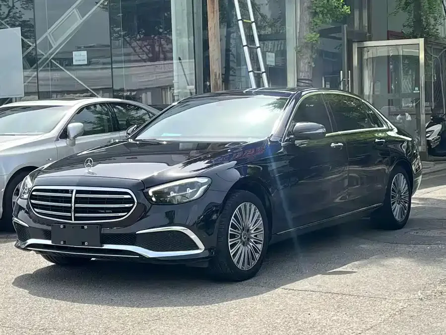 Mercedes-Benz E-Class 2022