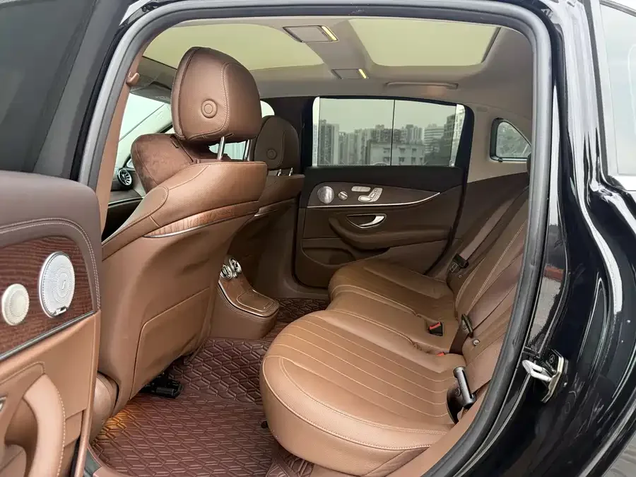 Mercedes-Benz E-Class Mercedes-Benz E-Class 2023 facelift E 300 L Luxury Edition 2023 — миниатюра 2