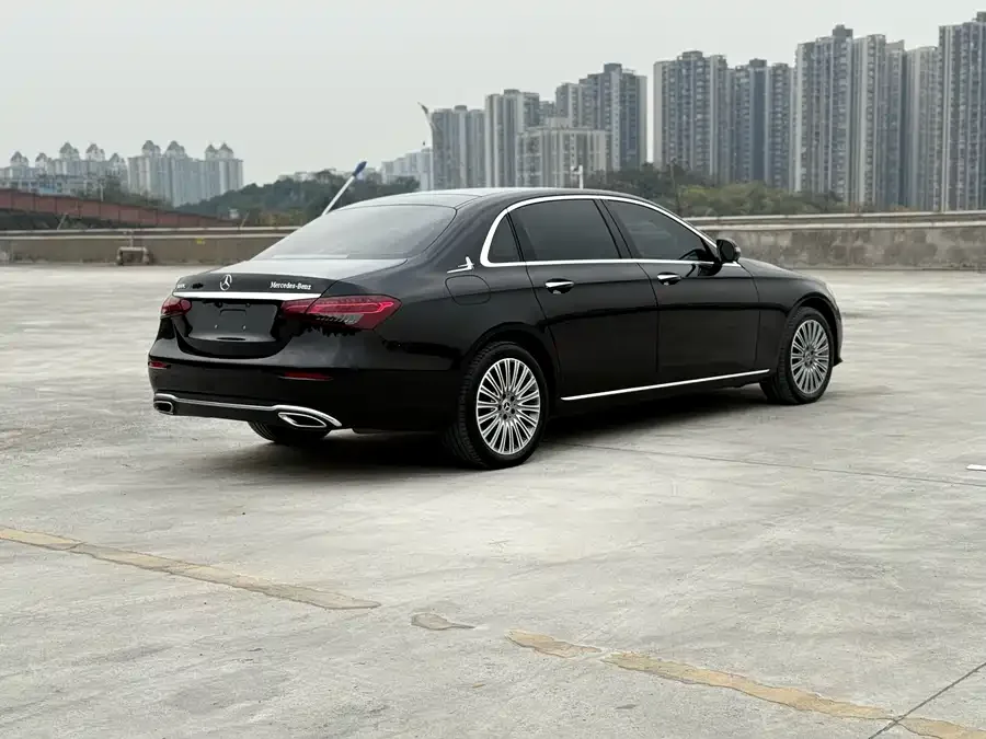 Mercedes-Benz E-Class Mercedes-Benz E-Class 2023 facelift E 300 L Luxury Edition 2023 — миниатюра 3