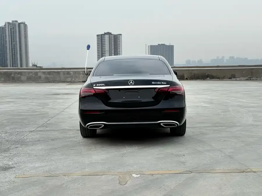 Mercedes-Benz E-Class Mercedes-Benz E-Class 2023 facelift E 300 L Luxury Edition 2023 — миниатюра 5