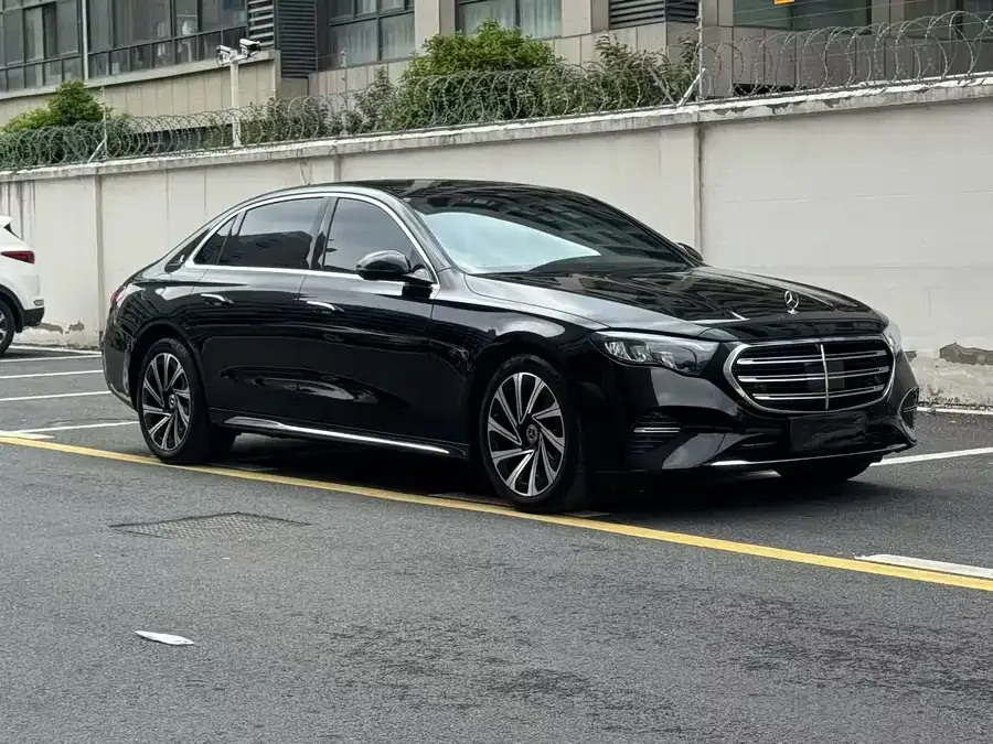 Mercedes-Benz E-Class 2024