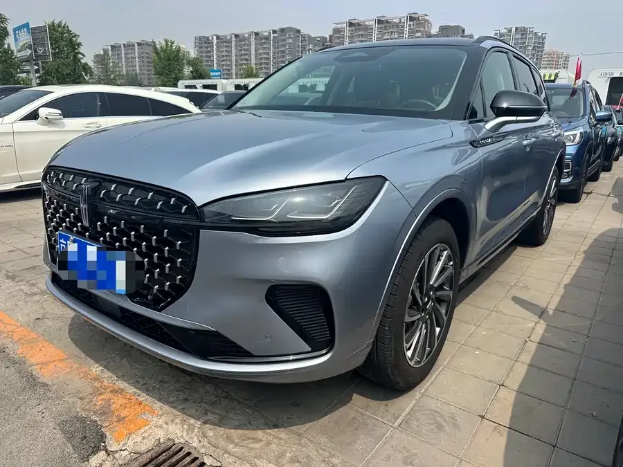 Lincoln Adventurer 2025