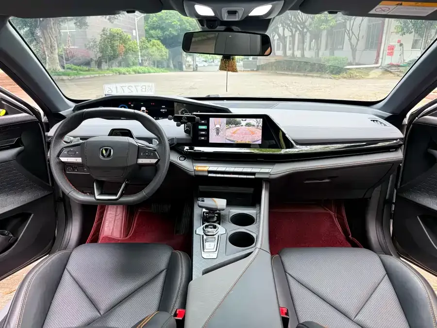 Changan UNI-V Changan UNI-V 2022 1.5T Premium Edition 2023 — миниатюра 2